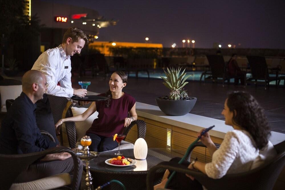 Hotel Hyatt Regency Oryx Ad Dawhah Esterno foto The View at Kempinski