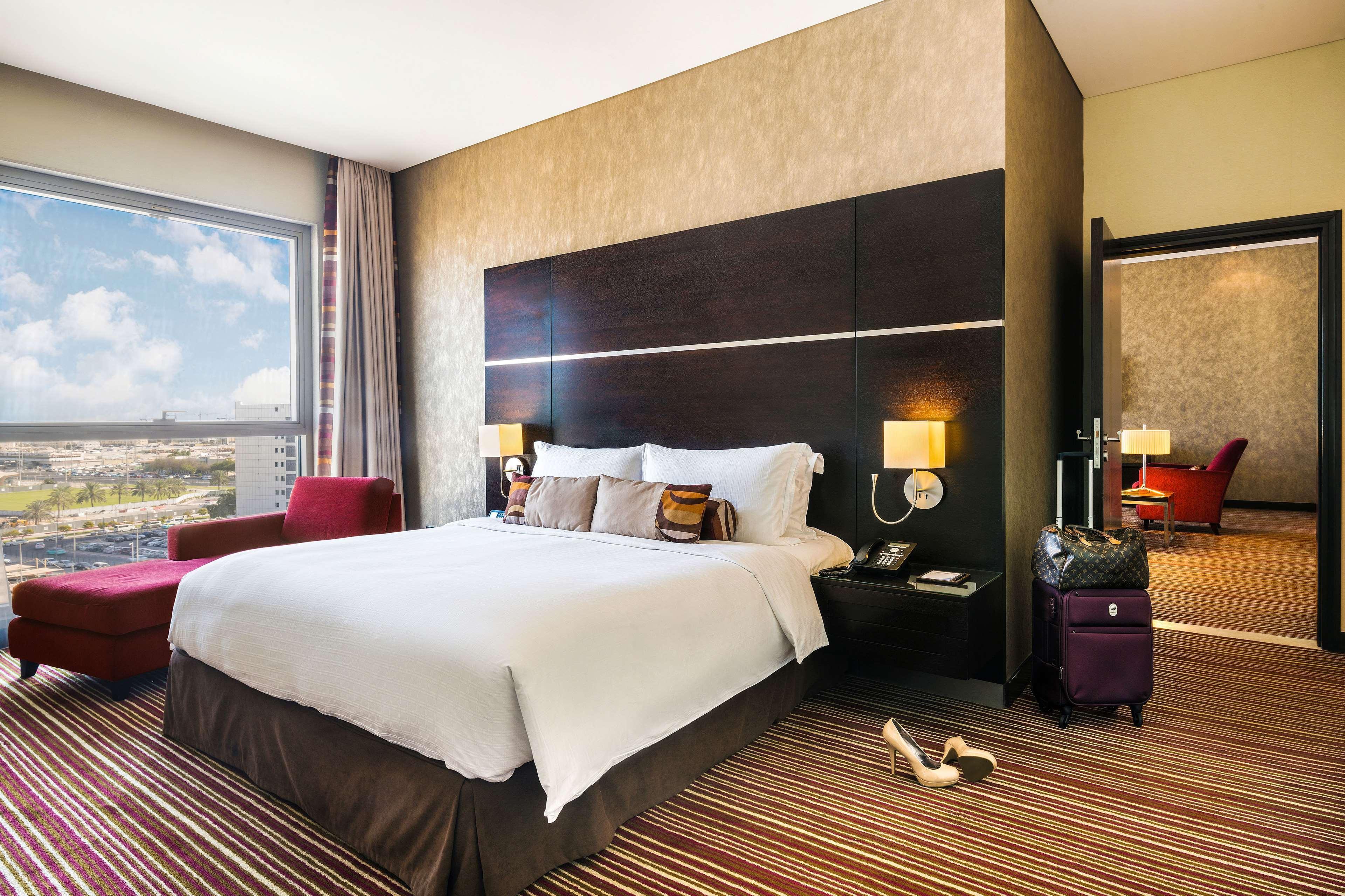 Hotel Hyatt Regency Oryx Ad Dawhah Esterno foto Suite