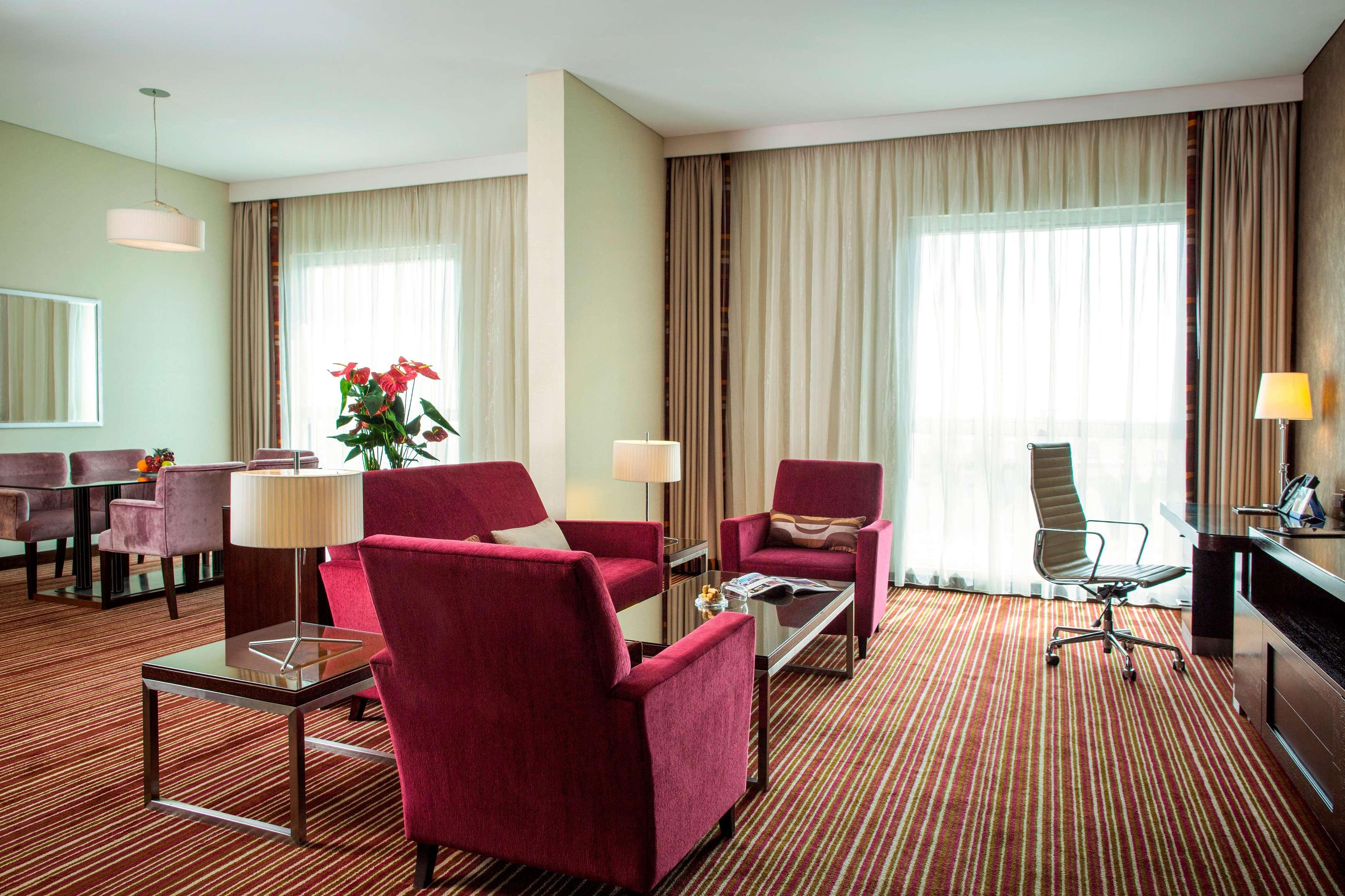 Hotel Hyatt Regency Oryx Ad Dawhah Esterno foto Suite at the Sheraton Istanbul