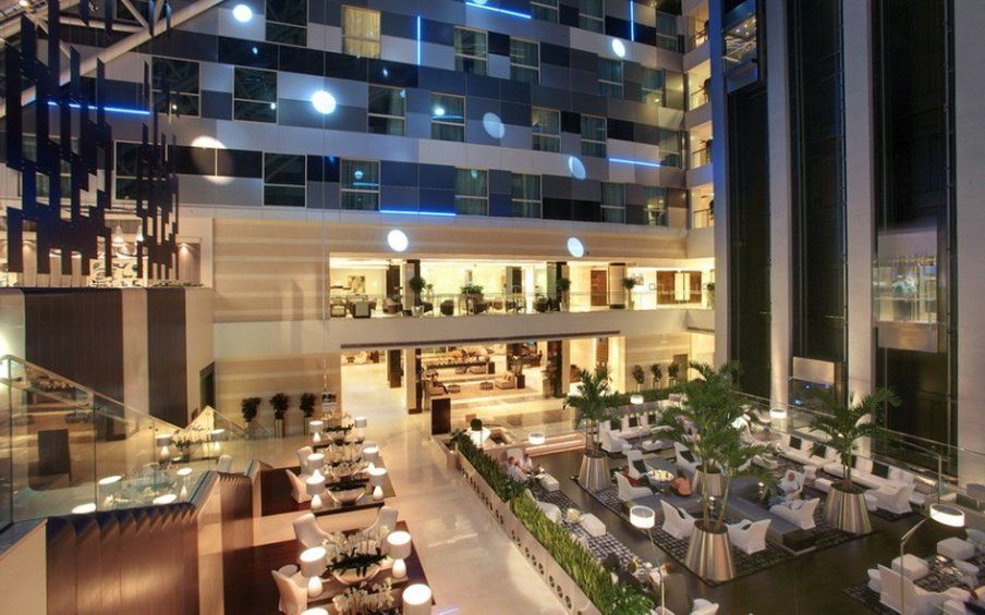 Hotel Hyatt Regency Oryx Ad Dawhah Ristorante foto The hotel's lobby
