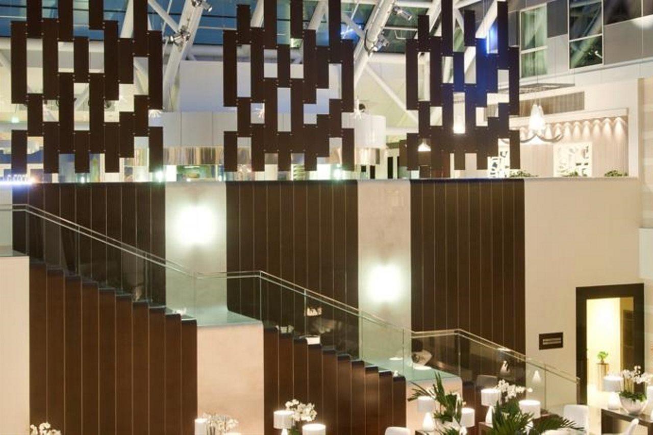 Hotel Hyatt Regency Oryx Ad Dawhah Esterno foto The interior of the hotel